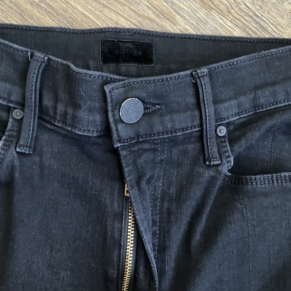 MOTHER Stunner Zip Ankle Step Fray Jeans Women's Size 26 Not Guilty Black Denim - Picture 5 of 10